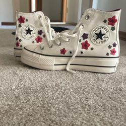 7.5 women converse