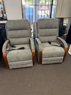 Moving Sale!! Lift Chair with Massage and Heat for Elderly, 180° Lay Flat Recliner, Standing Assistance,Infinite Position Reclining (As Is)
