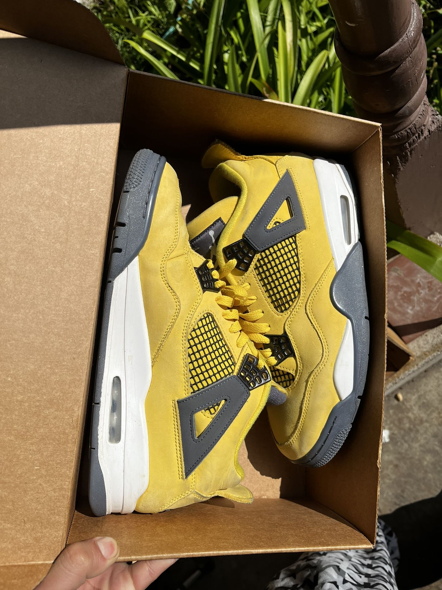 Lightning 4s Size 10 for Sale in Irving, TX - OfferUp