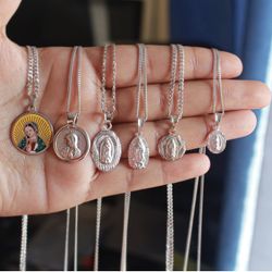 Medallas De La Virgencita Plata 925