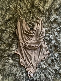 Boohoo Bodysuit- Size 4 💕