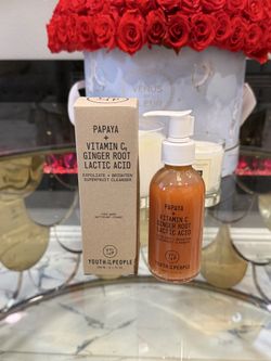 Youth To The People  Superfruit Gentle Exfoliating Cleanser with Vitamin C + Papaya