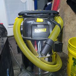 DeWalt Wet/Dry 10 Gallon Shop Vacuum