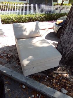 White reclinable chair