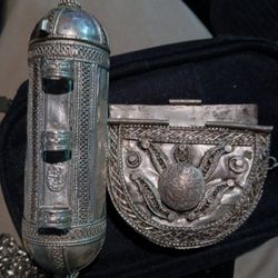 Hirz Antique Yemeni Silver amulet