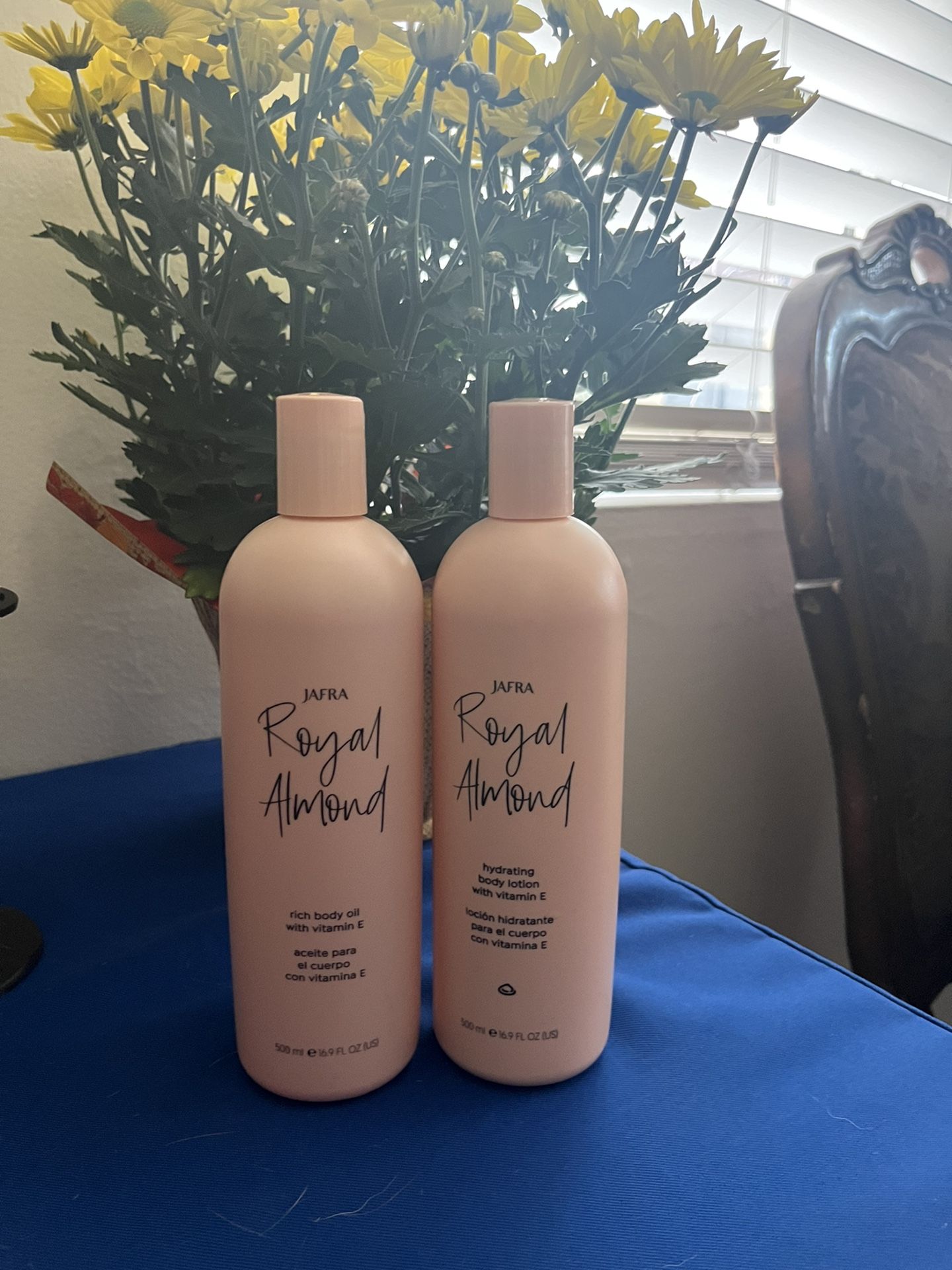 Jafra Royal Almond Oil And Lotion 🧴 16.9 0z Aceite De Almendras