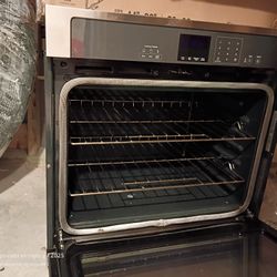 Oven in good condition, no problems, used about 3 times 