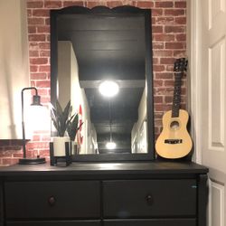 Dresser With Mirror