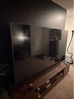 Samsung 85” Crystal UHD 4K Smart TV (UN85CU7000) – Excellent Condition