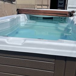 Used 2022 United Swim Spa/pool/spa 16 Foot