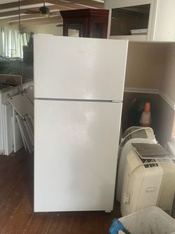 Top-Freezer Refrigerator/ free delivery w/ purchase