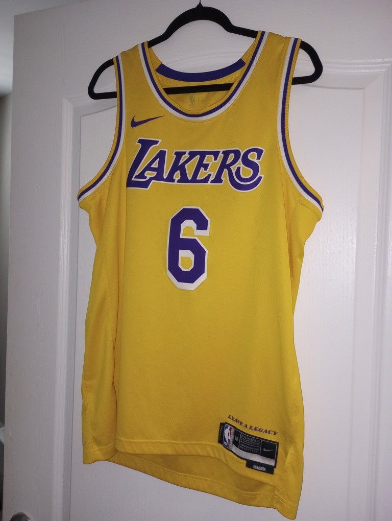 LeBron James Jersey And 2 Snapback Lakers Hats