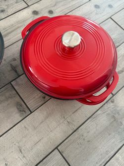 Cast iron pot