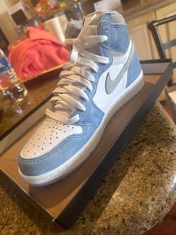 Jordan 1 OG hyper royal