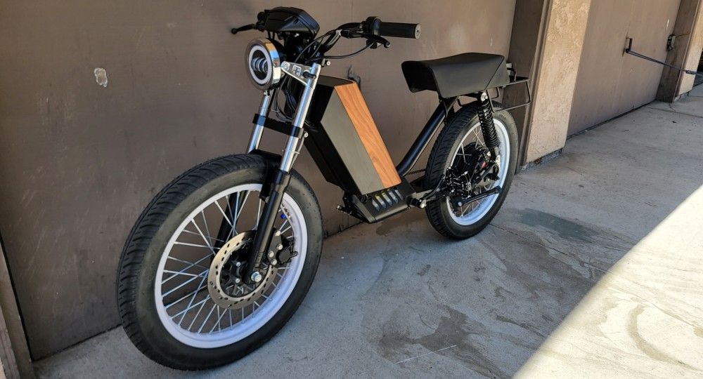 Onyx CTY2 Great Condition Low Miles Electric Bike for Sale in Lakewood