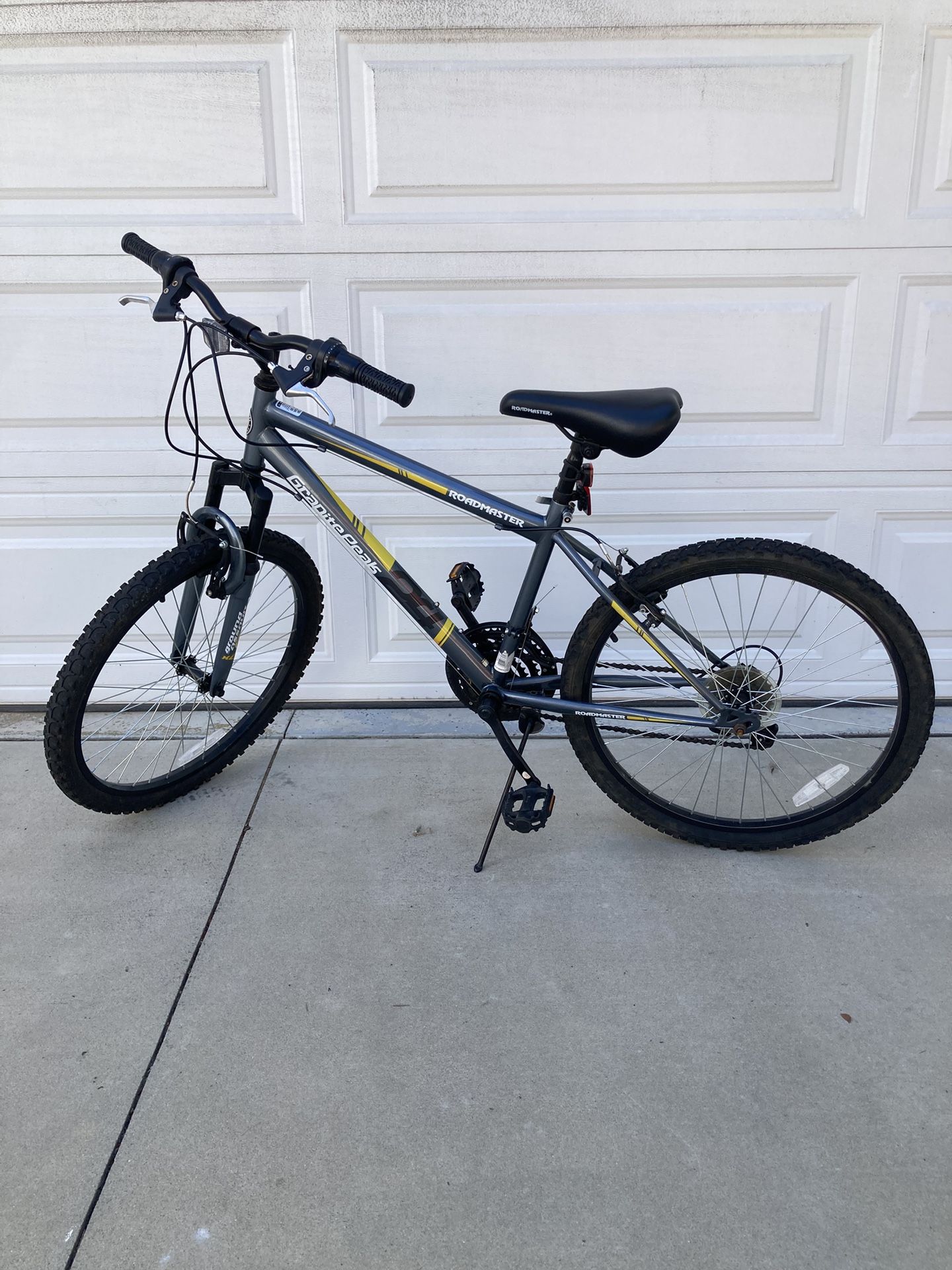Roadmaster Granite Peak 24 Inch Kids Bike