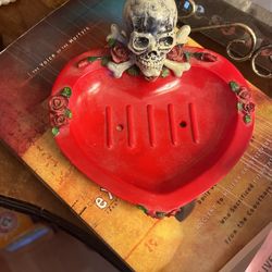 Skull Ashtray And Hand Purse 