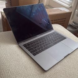 MacBook Pro 13 Inch