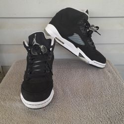 Moonlight' Air Jordan 5 (2021) | Size 7Y