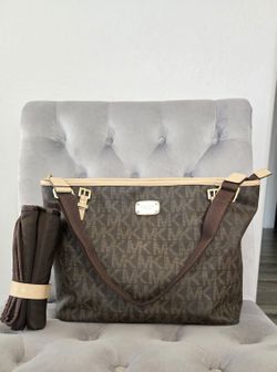 Michael Kors Diper Bag
