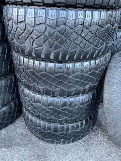 Vendo 325/65-r18 las 4 llantas por $200