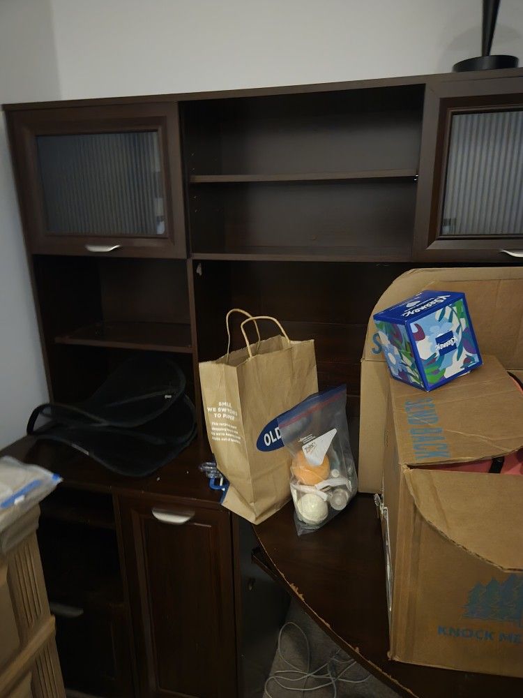 BIG DESK SOLID WOOD. , ONLY 40.00