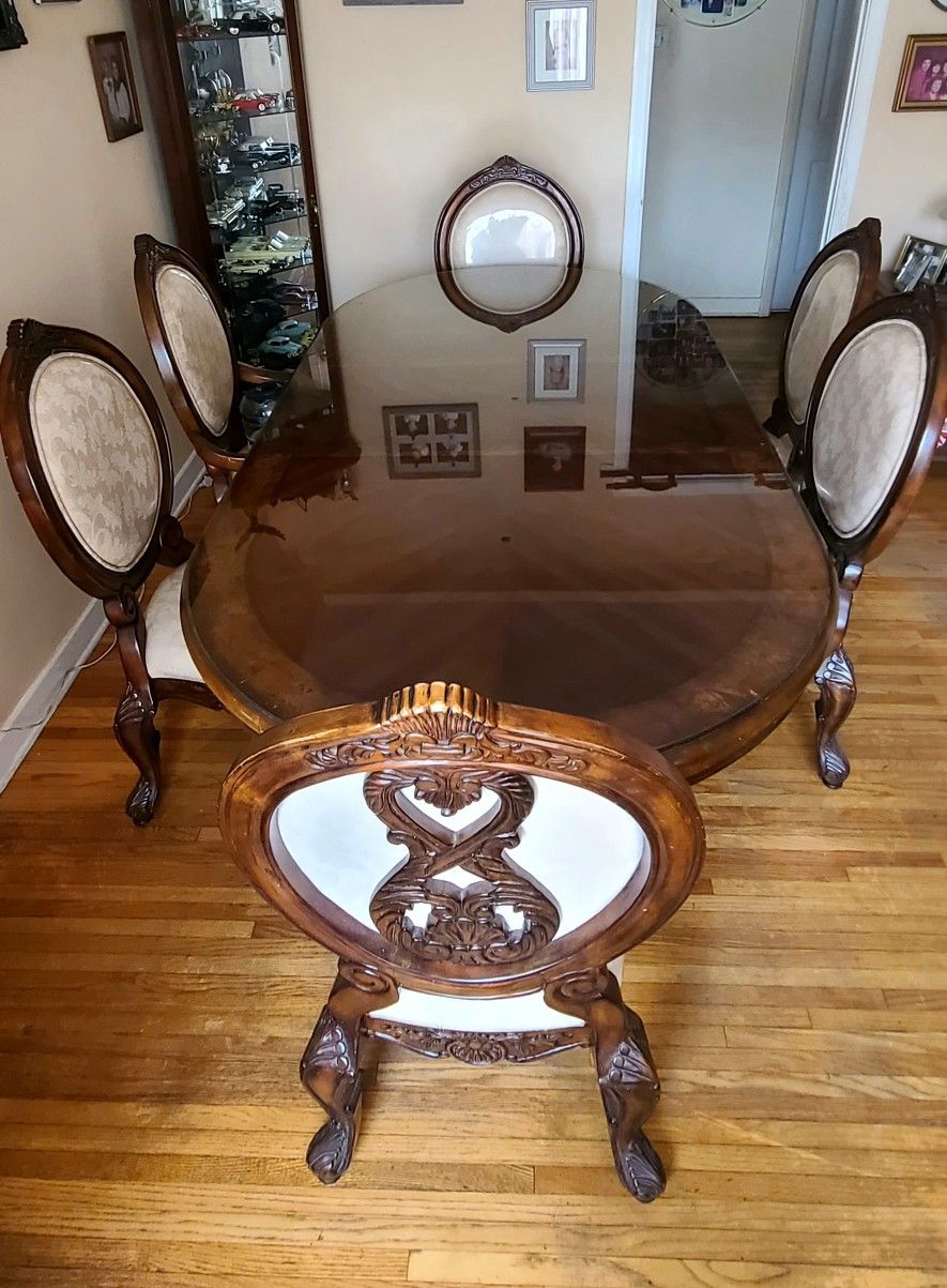 Antique Dining Table with 6 chairs