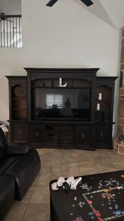 Entertainment center