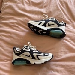 Women’s Nike Air max 8.5