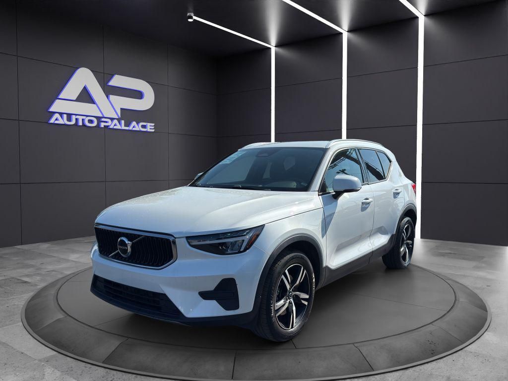 2023 Volvo XC40