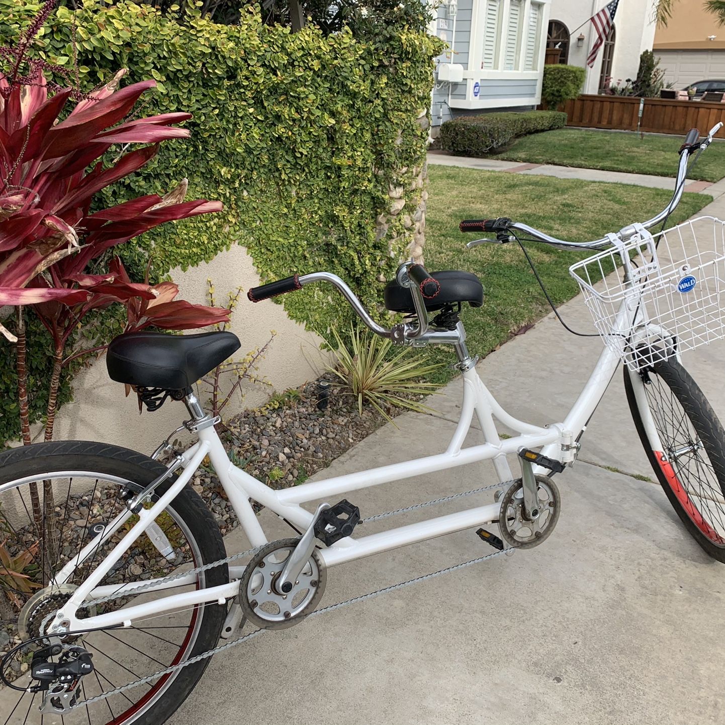 7-Speed Double Bike Beach Cruiser White Red Black…SOOOO FUN!!