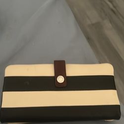 Medium Black and white wallet