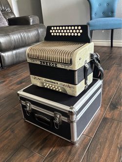 Hohner Corona II Accordion key of G; Acordeón Hohner Corona II en tono de Sol