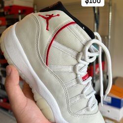 Jordan 11 Platinum Tint Size 7y/8.5W