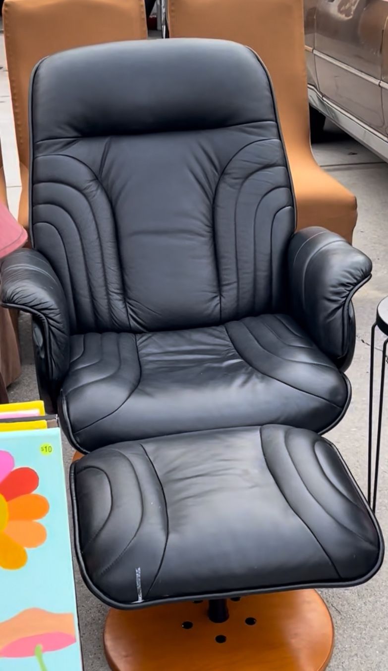 Chairs, Purses, shoes and Art