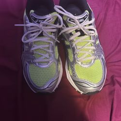 ASICS 