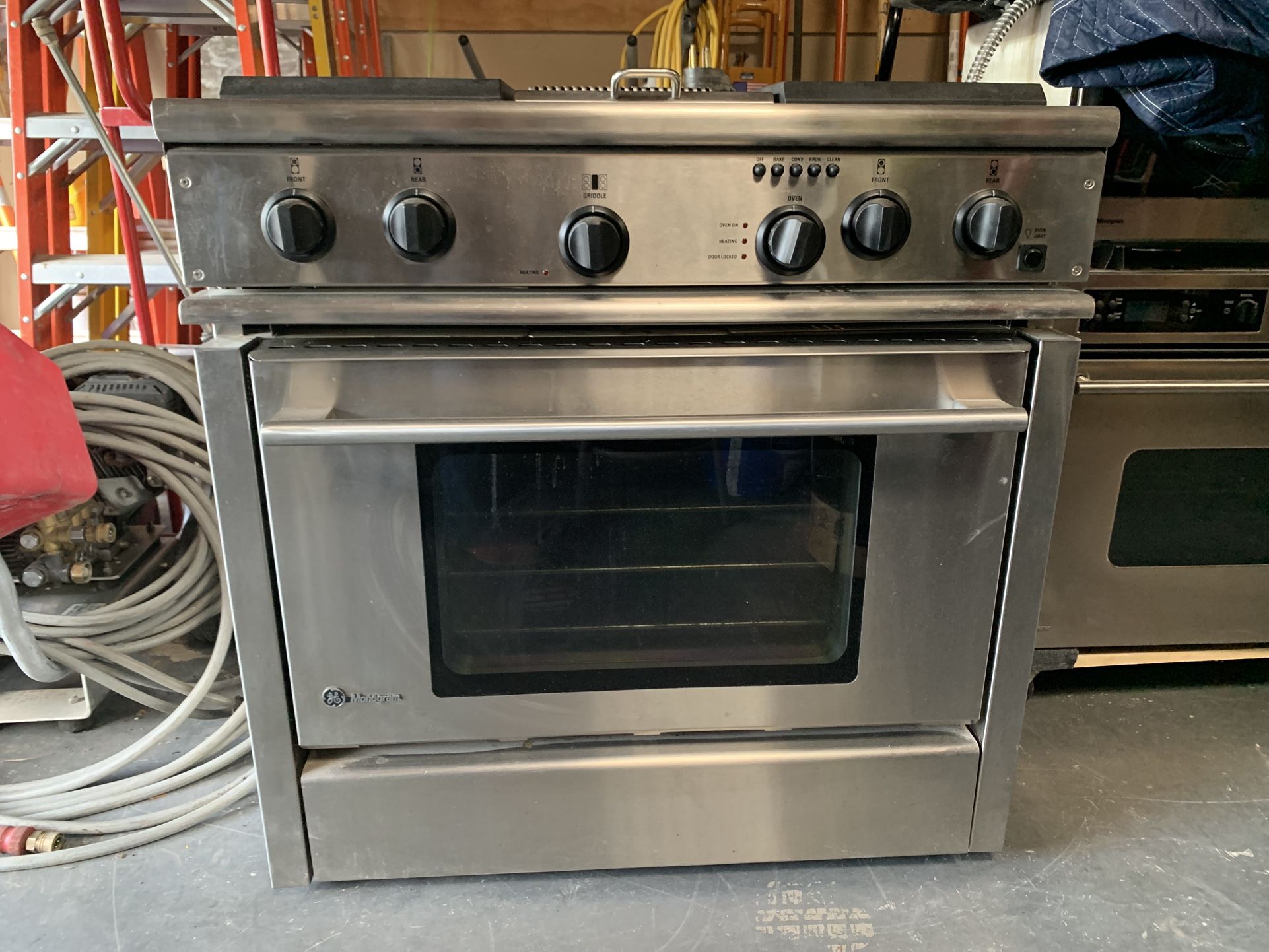 GE Monogram 36” Professional Range with 4 burners and griddle