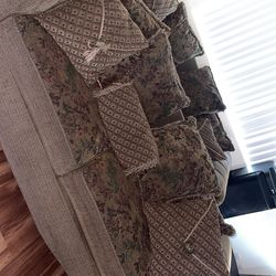 Set of 3 Couches no smoking no pets