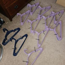 Plastic adult hangers