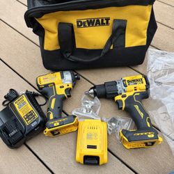 Dewalt 20volt XR set with 3 speed impact driver, 1/2” XR Hammer Drill, 2 AH Battery, Charger,bag NEW