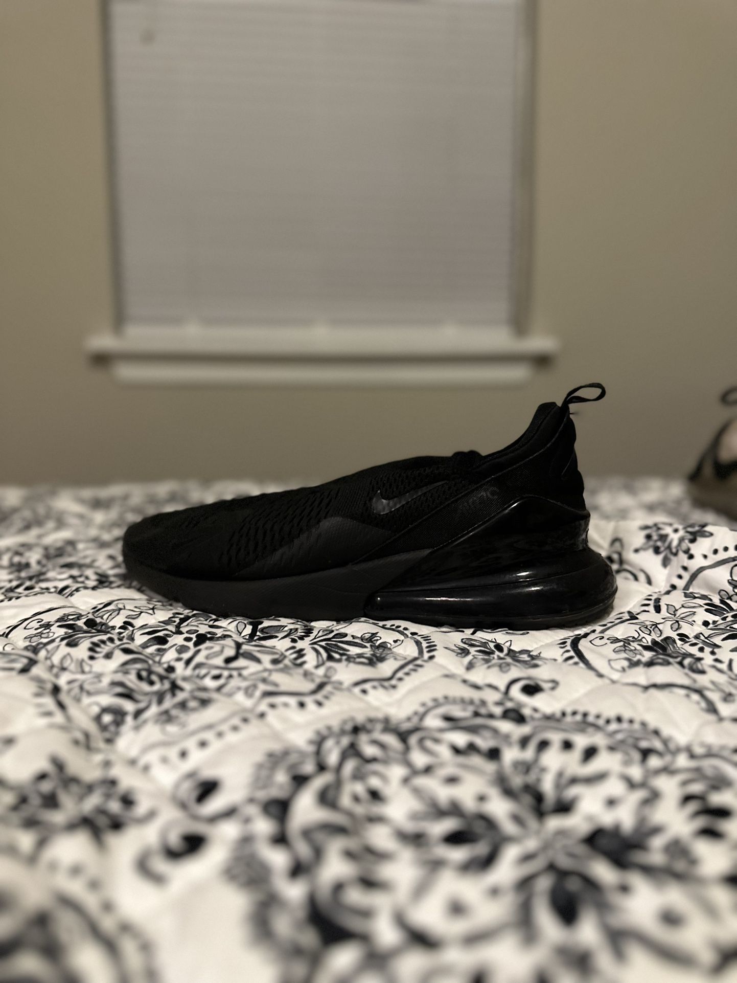 Nike Air Max 270 – Black (Men’s 13, Rarely Worn)