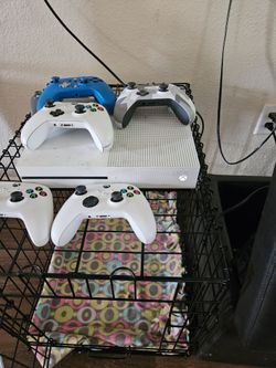 Xbox ones with 6 controller