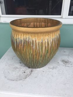 Ceramic pot