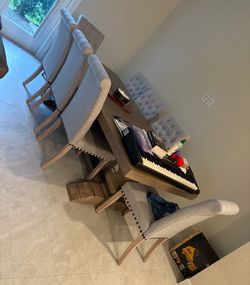 Ding room table and chairs