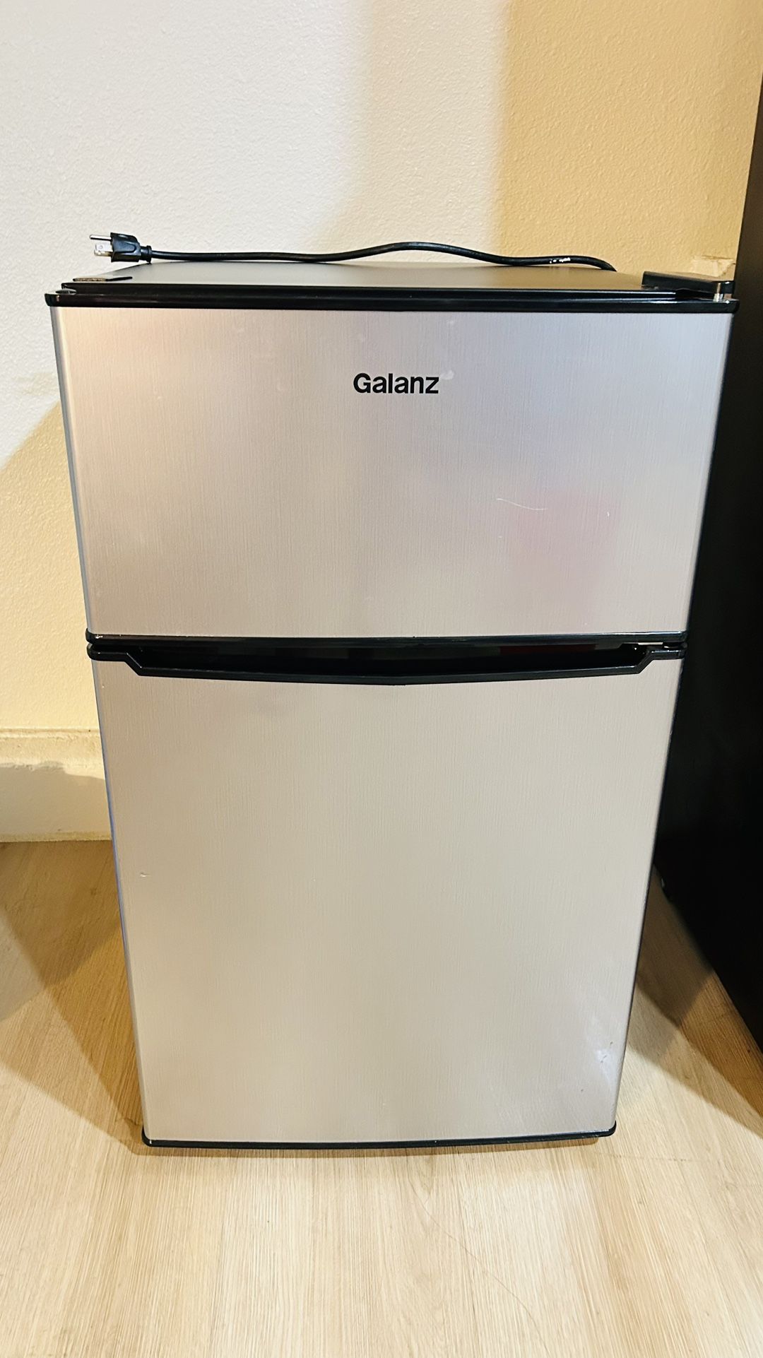 Mini Fridge 3.1 Cubic Feet