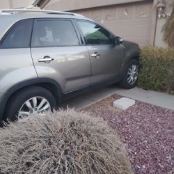 Suv Kia Sorrento 2011 188 000 Millage 