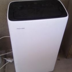 Toshiba Portable Air Conditioner 8000 BTUs