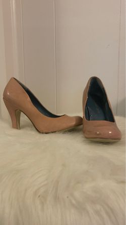 Round toe pink heels