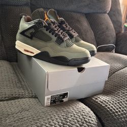 Jordan 4 X Undefeated 