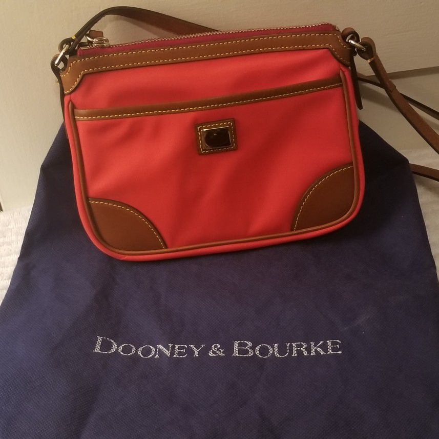  Dooney & Bourke Nylon & Leather Trim Wayfarer East/West Pocket Crossbody NWOT